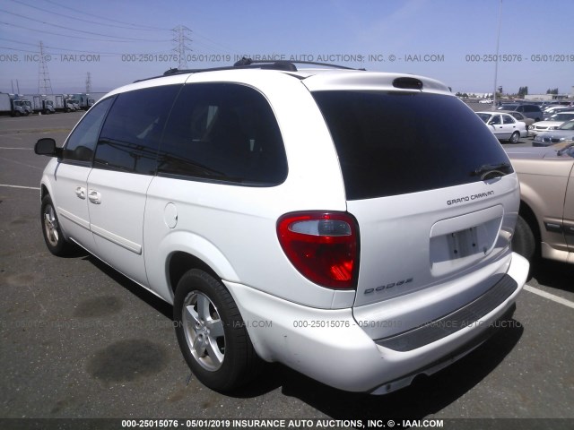 2D8GP44L15R581481 - 2005 DODGE GRAND CARAVAN SXT WHITE photo 3