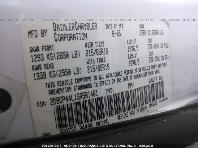 2D8GP44L15R581481 - 2005 DODGE GRAND CARAVAN SXT WHITE photo 9