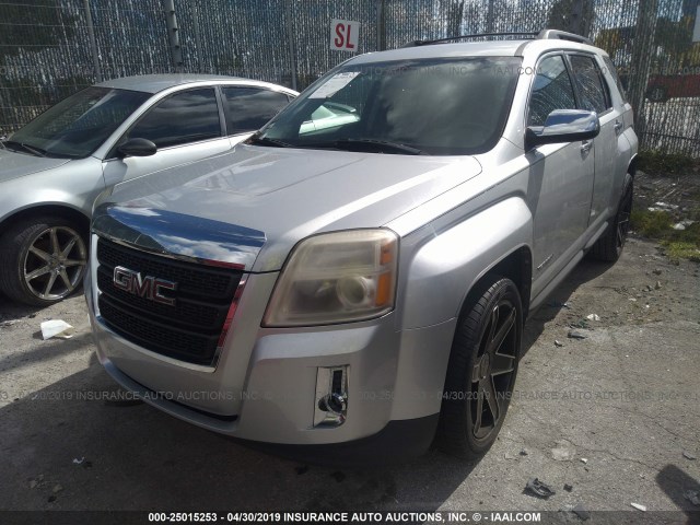 2CTALSEC2B6204629 - 2011 GMC TERRAIN SLE SILVER photo 2