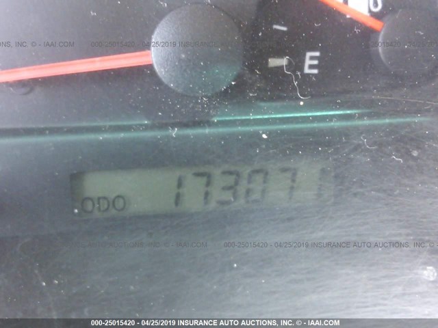 JTDBE32K130162704 - 2003 TOYOTA CAMRY LE/XLE ვერცხლისფერი ფოტო 7