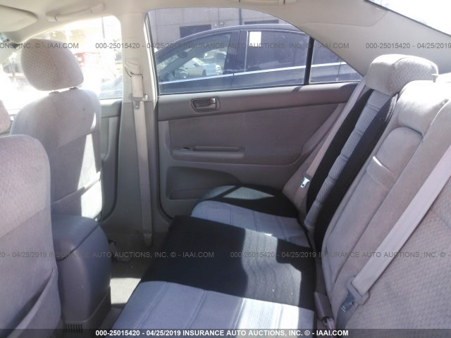 JTDBE32K130162704 - 2003 TOYOTA CAMRY LE/XLE ვერცხლისფერი ფოტო 8