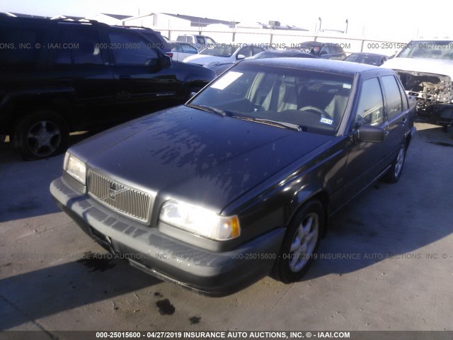 YV1LS5558V2399478 - 1997 VOLVO 850 BLACK photo 2