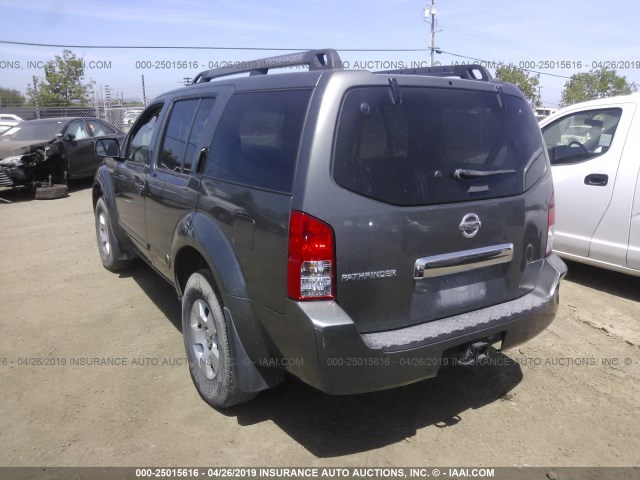 5N1AR18W56C648672 - 2006 NISSAN PATHFINDER LE/SE/XE GRAY photo 3