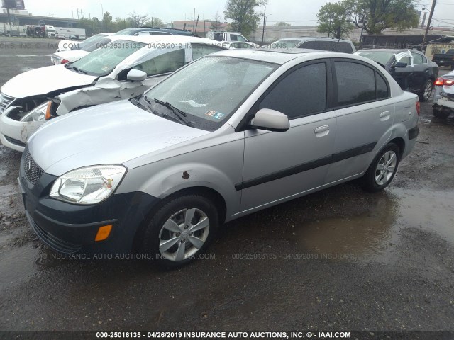 KNADE223096556922 - 2009 KIA RIO LX/SX SILVER photo 2