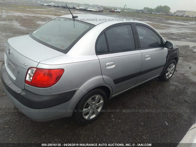 KNADE223096556922 - 2009 KIA RIO LX/SX SILVER photo 4