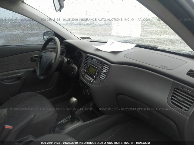 KNADE223096556922 - 2009 KIA RIO LX/SX SILVER photo 5