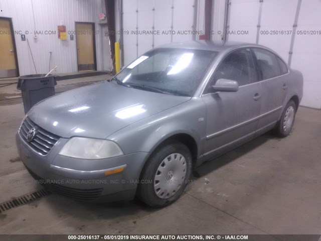 WVWMD63B74E072781 - 2004 VOLKSWAGEN PASSAT GL GRAY photo 2