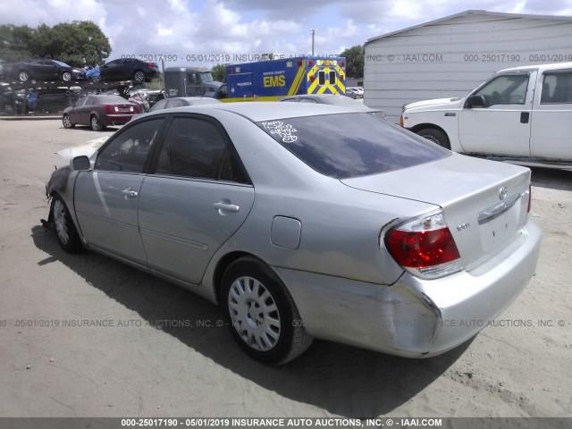 4T1BE32K36U163913 - 2006 TOYOTA CAMRY LE/XLE/SE SILVER photo 3