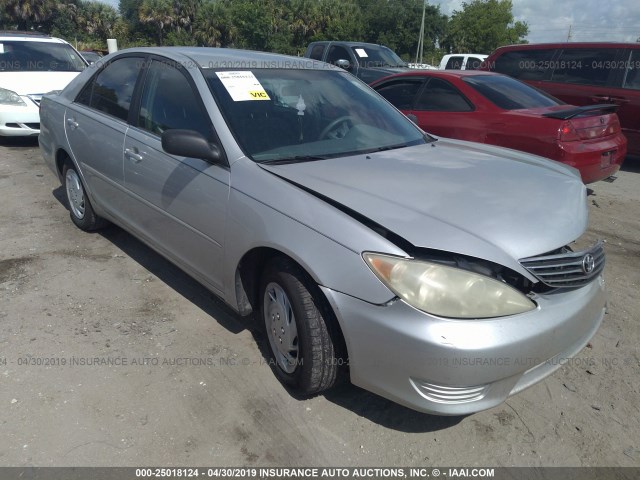 4T1BE32K15U510038 - 2005 TOYOTA CAMRY LE/XLE/SE SILVER photo 1