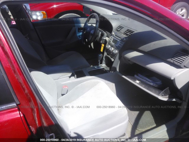 4T1BF3EKXBU714471 - 2011 TOYOTA CAMRY SE/LE/XLE RED photo 5