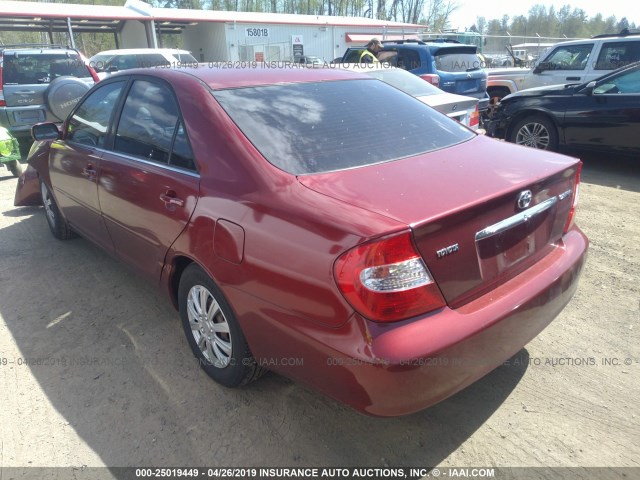 JTDBE32K820118567 - 2002 TOYOTA CAMRY LE/XLE/SE RED photo 3