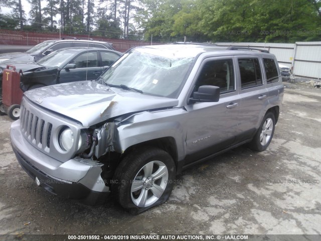 1C4NJPFB6GD576926 - 2016 JEEP PATRIOT LATITUDE SILVER photo 2