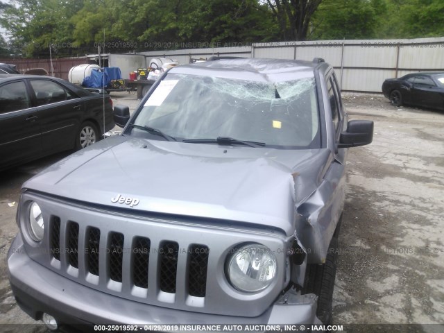 1C4NJPFB6GD576926 - 2016 JEEP PATRIOT LATITUDE SILVER photo 6