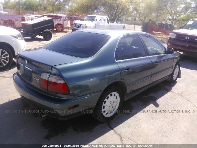 1HGCD5659TA155860 - 1996 HONDA ACCORD EX/EX-R GREEN photo 4