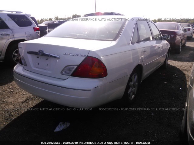 4T1BF28B92U263930 - 2002 TOYOTA AVALON XL/XLS WHITE photo 4