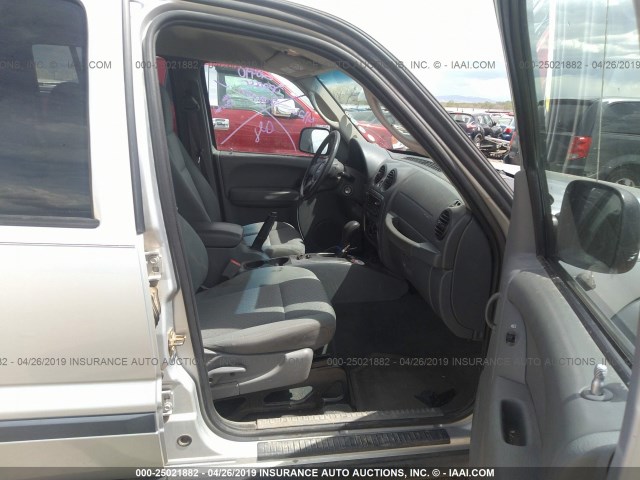 1J4GL38KX5W566873 - 2005 JEEP LIBERTY RENEGADE SILVER photo 5