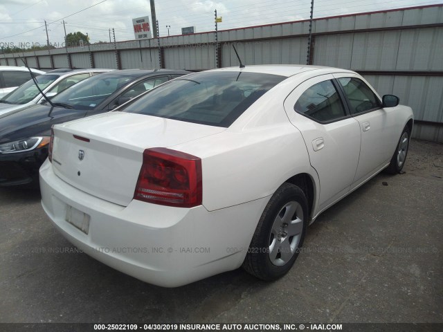 2B3KA43R28H184289 - 2008 DODGE CHARGER WHITE photo 4