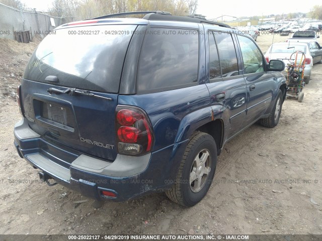 1GNDT13S622518558 - 2002 CHEVROLET TRAILBLAZER  BLUE photo 4