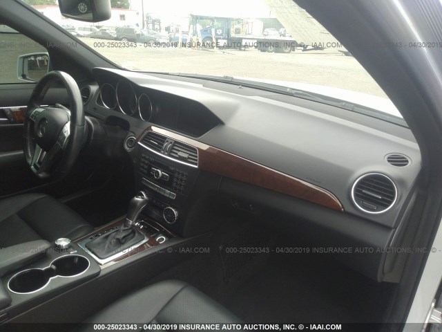 WDDGF4HB9CA622854 - 2012 MERCEDES-BENZ C 250 SILVER photo 5