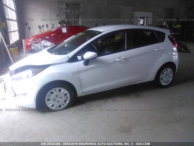 3FADP4TJ7GM106306 - 2016 FORD FIESTA S WHITE photo 2