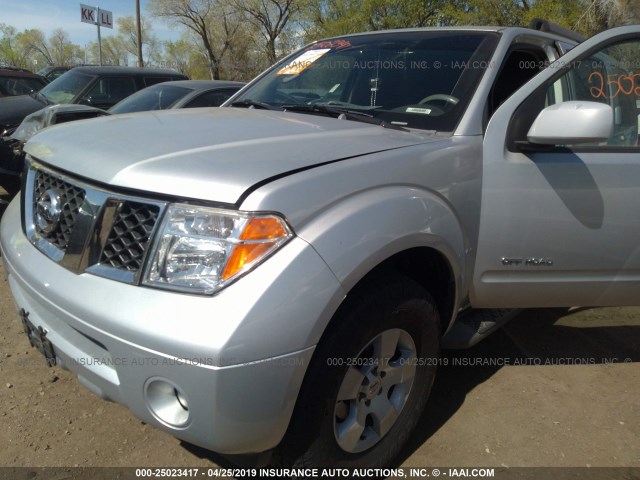 5N1AR18W46C635718 - 2006 NISSAN PATHFINDER LE/SE/XE SILVER photo 2