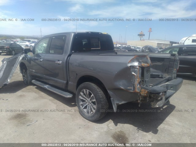 1N6AA1E58HN568441 - 2017 NISSAN TITAN SV/SL/PRO-4X/PLAT RES GRAY photo 3