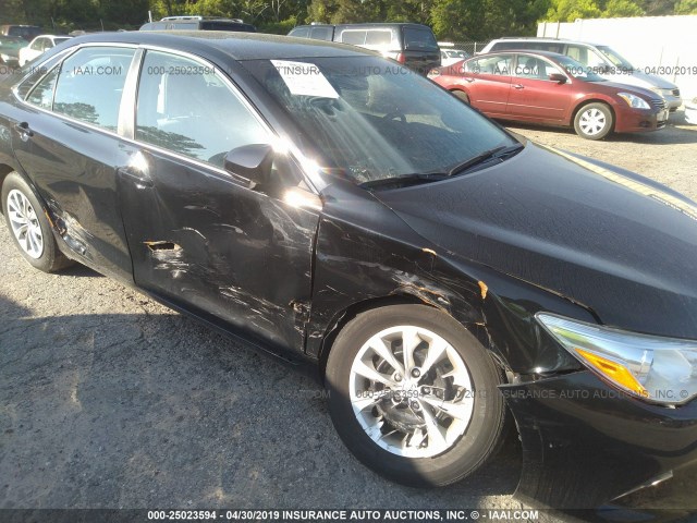 4T1BF1FK7GU239310 - 2016 TOYOTA CAMRY LE/XLE/SE/XSE 黑色 照片 6