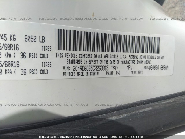 2C4RDGCG5CR263365 - 2012 DODGE GRAND CARAVAN SXT WHITE photo 9