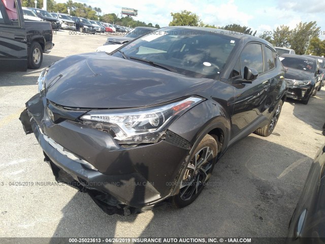 NMTKHMBX5JR052241 - 2018 TOYOTA C-HR XLE/XLE PREMIUM GRAY photo 2