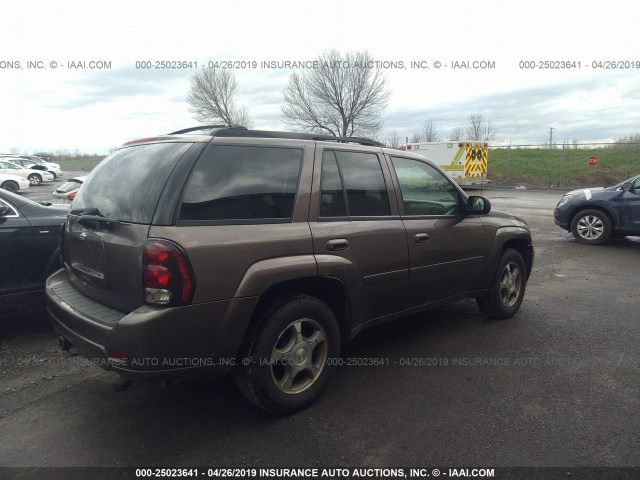 1GNDT13SX82150068 - 2008 CHEVROLET TRAILBLAZER LS/LT BROWN photo 4