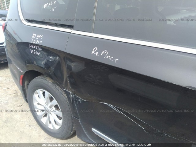 2C4RC1BG5JR152104 - 2018 CHRYSLER PACIFICA TOURING L Սև լուսանկար 6