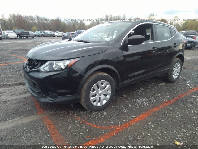 JN1BJ1CR7JW261147 - 2018 NISSAN ROGUE SPORT S/SV/SL BLACK photo 2