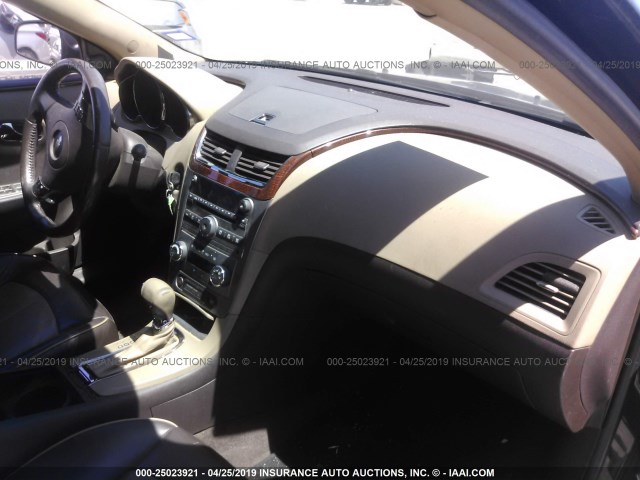1G1ZK57738F186846 - 2008 CHEVROLET MALIBU LTZ ნაცრისფერი ფოტო 5