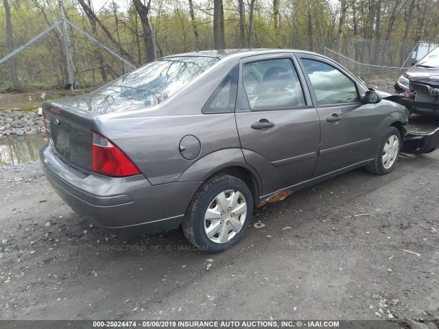 1FAFP34N97W319469 - 2007 FORD FOCUS ZX4/S/SE/SES GRAY photo 4
