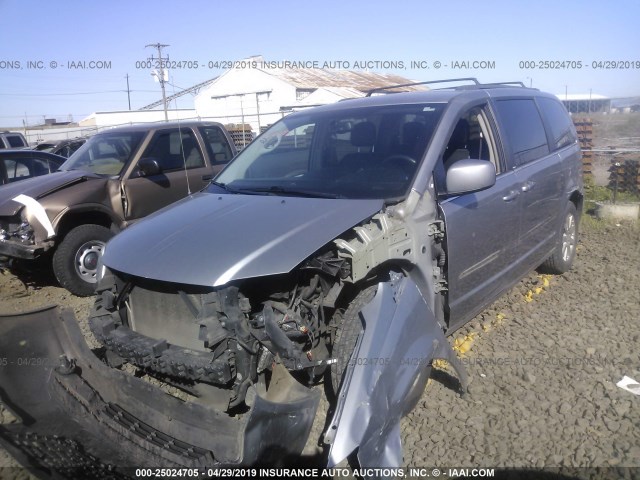 2C4RC1BG0DR776476 - 2013 CHRYSLER TOWN & COUNTRY TOURING SILVER photo 2