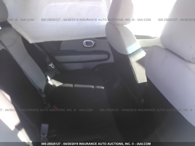 KNDJN2A27G7358893 - 2016 KIA SOUL GRAY photo 7