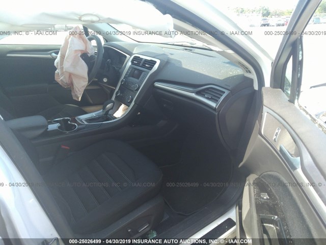 3FA6P0H73FR141764 - 2015 FORD FUSION SE 白色 照片 5