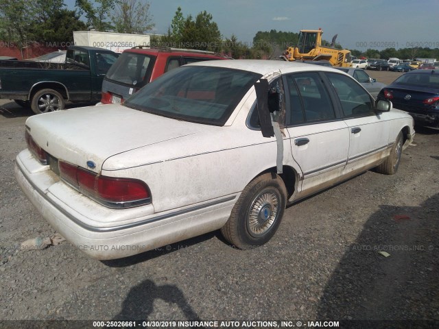 2FALP73W8TX144974 - 1996 FORD CROWN VICTORIA  WHITE photo 4