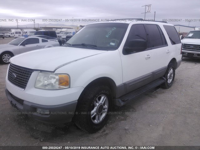 1FMRU15W63LA42542 - 2003 FORD EXPEDITION XLT WHITE photo 2