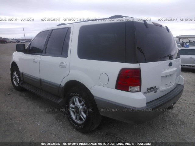 1FMRU15W63LA42542 - 2003 FORD EXPEDITION XLT WHITE photo 3