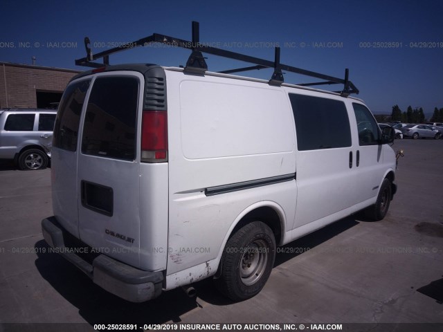 1GCEG15WXW1054932 - 1998 CHEVROLET EXPRESS G1500  WHITE photo 4