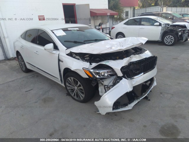 1G4ZP5SS8JU138311 - 2018 BUICK LACROSSE ESSENCE WHITE photo 1