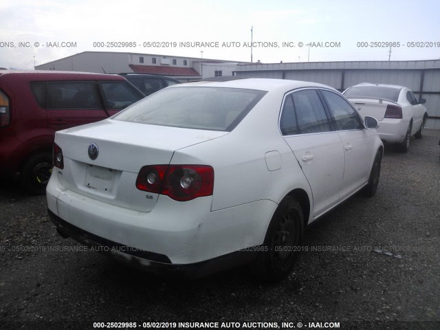 3VWRF71K55M620732 - 2005 VOLKSWAGEN NEW JETTA 2.5 WHITE photo 4