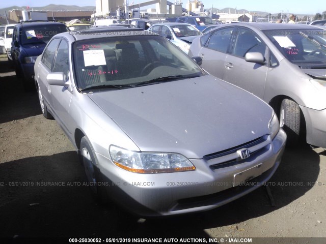 1HGCG5648WA066686 - 1998 HONDA ACCORD LX SILVER photo 1