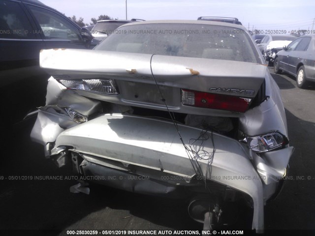 4T1BF22K9YU109882 - 2000 TOYOTA CAMRY LE/XLE SILVER photo 6