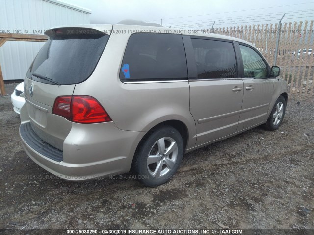 2V8HW34149R558902 - 2009 VOLKSWAGEN ROUTAN SE BROWN photo 4