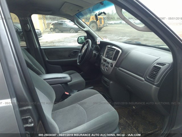 4F2YZ04144KM03338 - 2004 MAZDA TRIBUTE LX GRAY photo 5