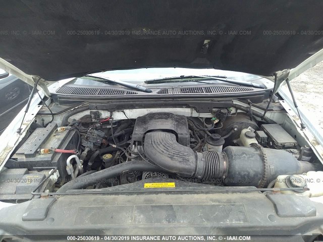 1FMRU1864XLA19665 - 1999 FORD EXPEDITION 白色 照片 10