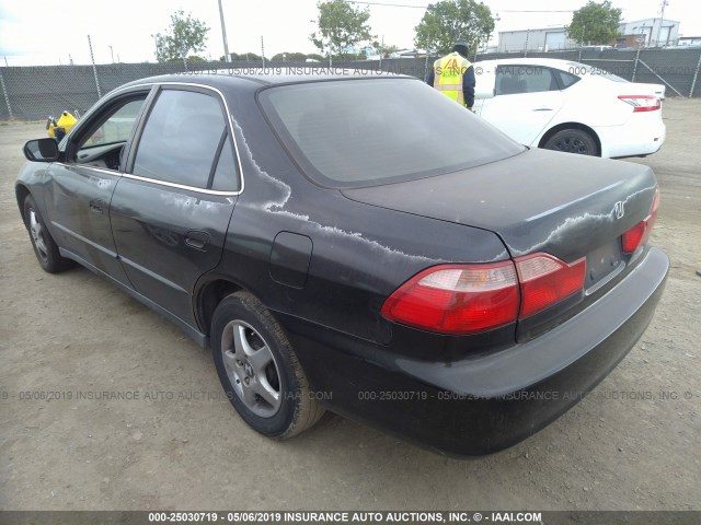 1HGCG6653XA082584 - 1999 HONDA ACCORD LX BLACK photo 3