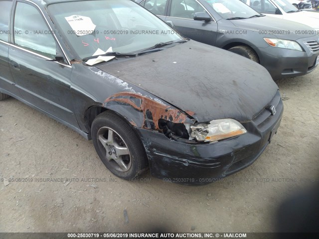 1HGCG6653XA082584 - 1999 HONDA ACCORD LX BLACK photo 6